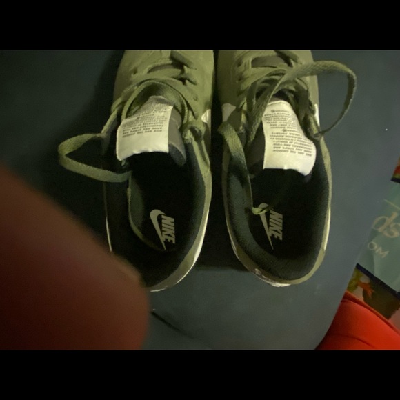 Olive green Nike size 10 sneakers - Picture 5 of 6